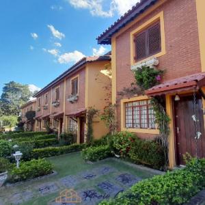 CASA CONDOMINIO FECHACO