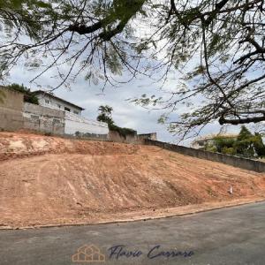 TERRENO PRÓXIMO AO CENTRO