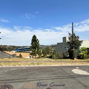 TERRENO CONDOMINIO FECHADO