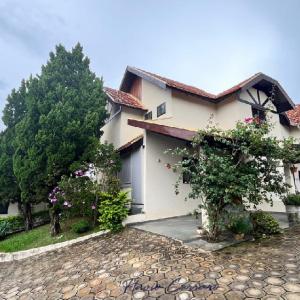 CASA CONDOMINIO FECHACO