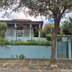 CASA PRÓXIMO AO CENTRO