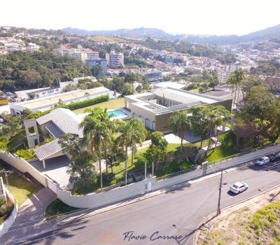 CASA NOVA NO CENTRO - ALTO PADRÃO