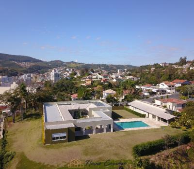 CASA NOVA NO CENTRO - ALTO PADRÃO