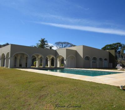 CASA NOVA NO CENTRO - ALTO PADRÃO
