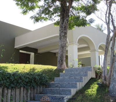 CASA NOVA NO CENTRO - ALTO PADRÃO