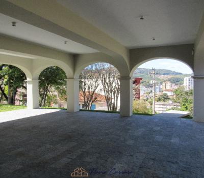 CASA NOVA NO CENTRO - ALTO PADRÃO