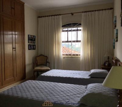 CASA PRÓXIMO AO CENTRO