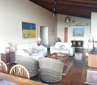 CASA PRÓXIMO AO CENTRO