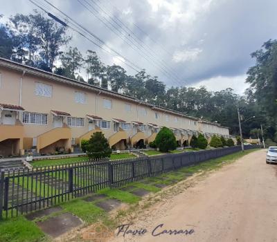 CASA CONDOMINIO FECHADO