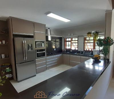 CASA PRÓXIMO AO CENTRO