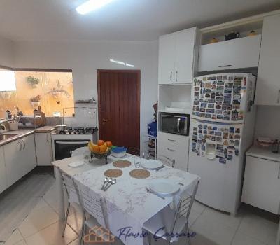 CASA PRÓXIMO AO CENTRO