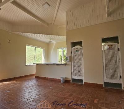CASA COND FECHADO
