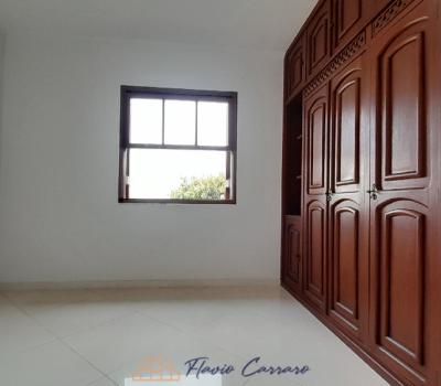 CASA EM CONDOMINIO FECHADO