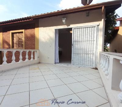 CASA EM CONDOMINIO FECHADO