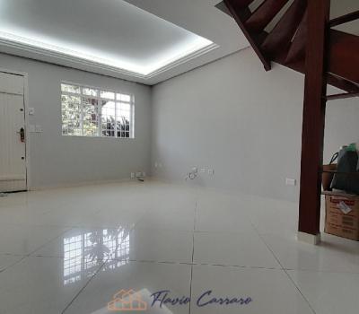 CASA EM CONDOMINIO FECHADO