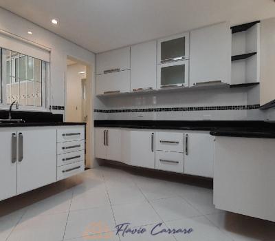 CASA EM CONDOMINIO FECHADO
