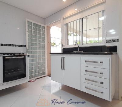 CASA EM CONDOMINIO FECHADO