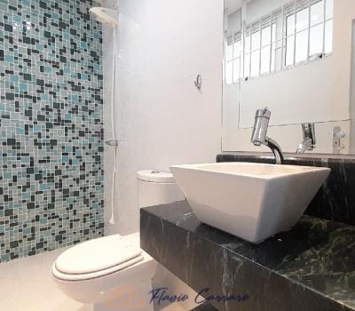 CASA EM CONDOMINIO FECHADO