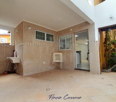 CASA EM CONDOMINIO FECHADO