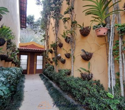 CASA EM CONDOMINIO FECHADO