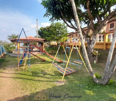 CASA EM CONDOMINIO FECHADO