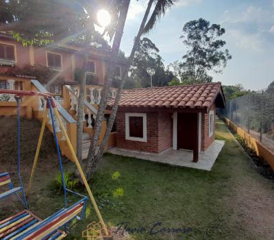 CASA EM CONDOMINIO FECHADO