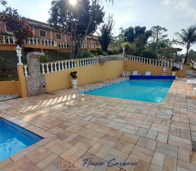 CASA EM CONDOMINIO FECHADO