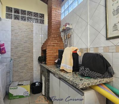 CASA EM CONDOMÍNIO FECHADO 