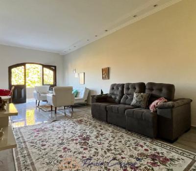 CASA PRÓXIMO AO CENTRO