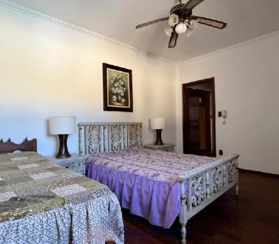 CASA PRÓXIMO AO CENTRO