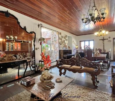 CASA PRÓXIMO AO CENTRO