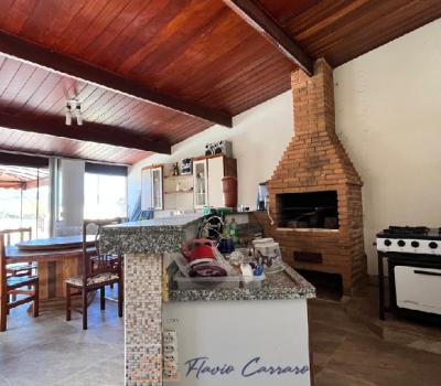 CASA PRÓXIMO AO CENTRO