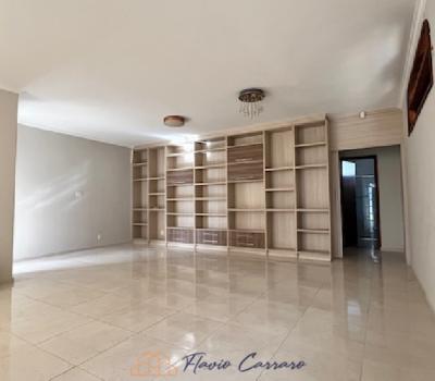 CASA PRÓXIMO AO CENTRO