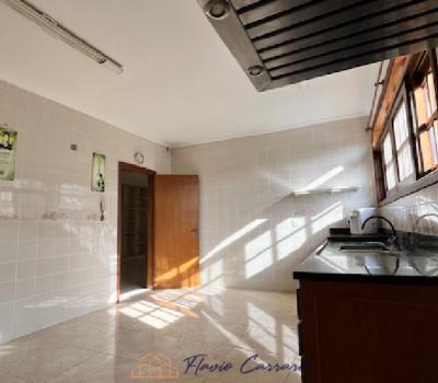 CASA PRÓXIMO AO CENTRO