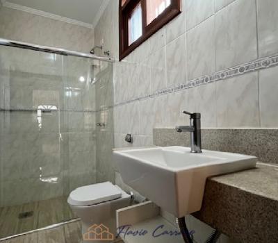 CASA PRÓXIMO AO CENTRO