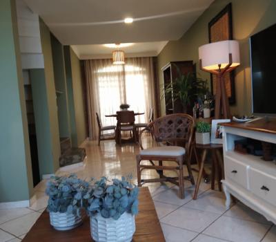 CASA CONDOMINIO FECHACO