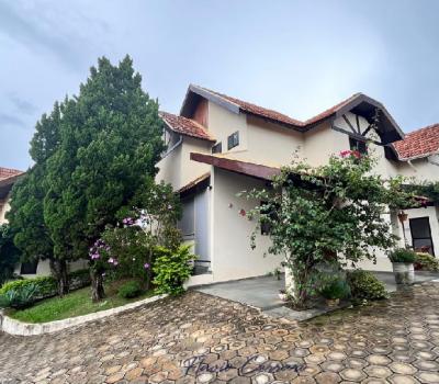 CASA CONDOMINIO FECHACO