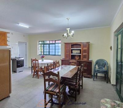 CASA PRÓXIMO AO CENTRO