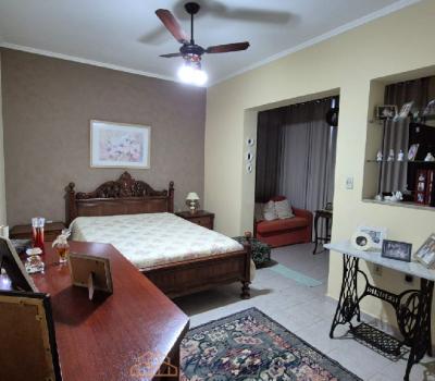 CASA PRÓXIMO AO CENTRO