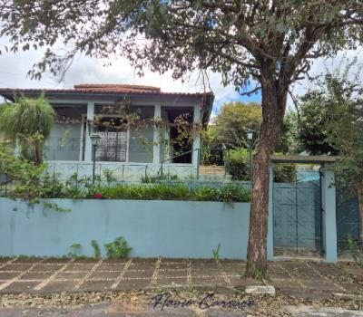 CASA PRÓXIMO AO CENTRO