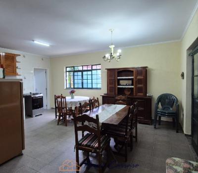 CASA PRÓXIMO AO CENTRO