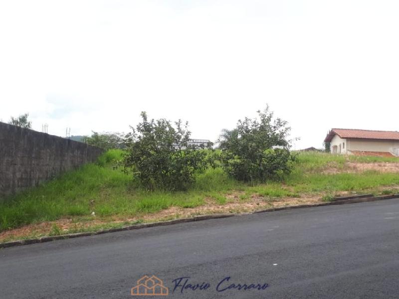 TERRENO PRÓXIMO AO CENTRO