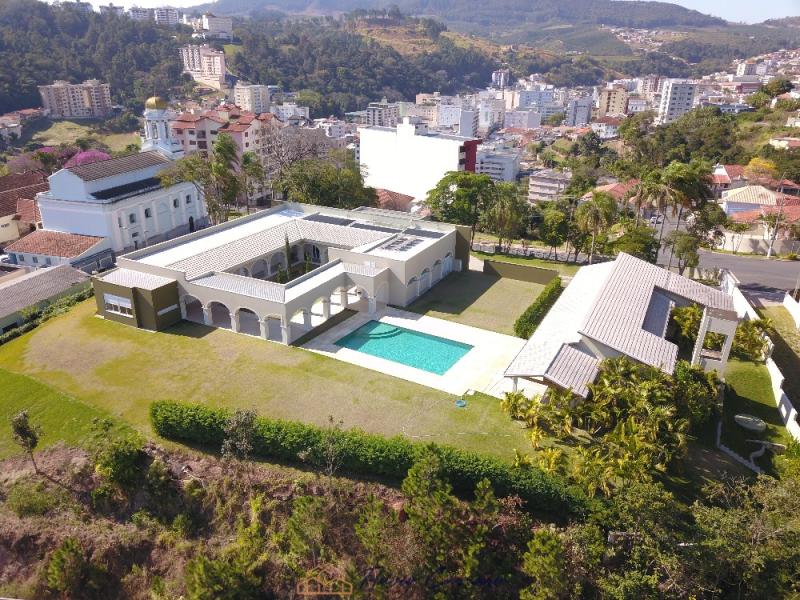 CASA NOVA NO CENTRO - ALTO PADRÃO