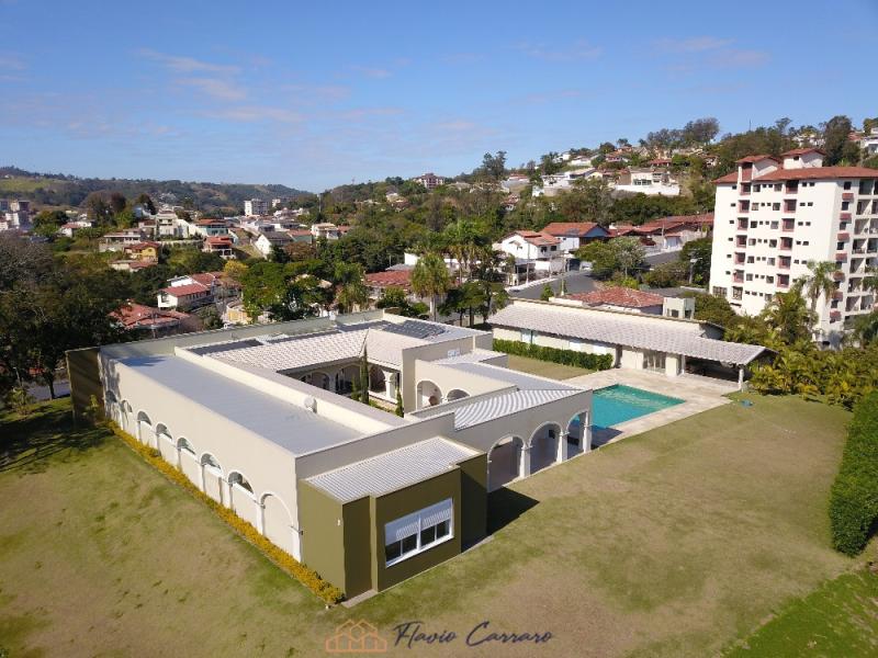 CASA NOVA NO CENTRO - ALTO PADRÃO