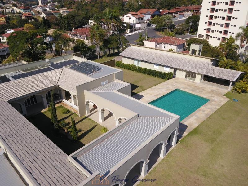 CASA NOVA NO CENTRO - ALTO PADRÃO