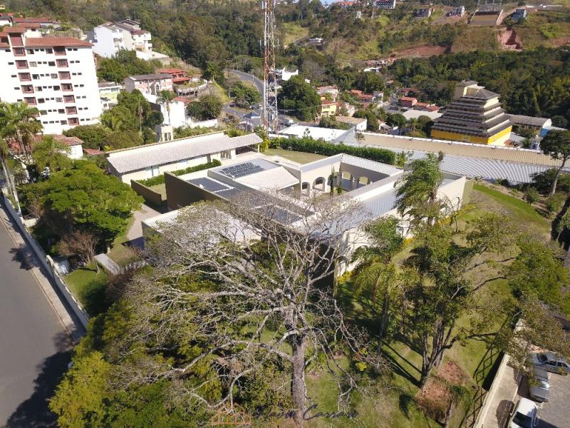 CASA NOVA NO CENTRO - ALTO PADRÃO