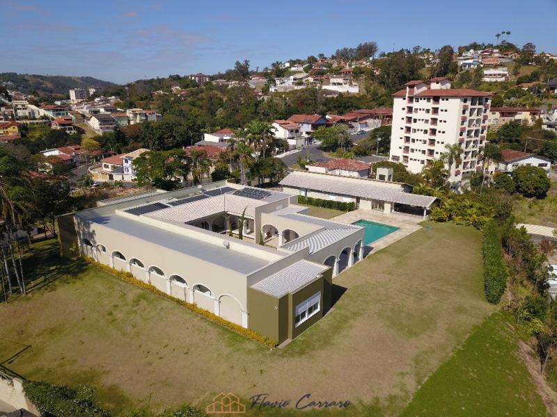 CASA NOVA NO CENTRO - ALTO PADRÃO