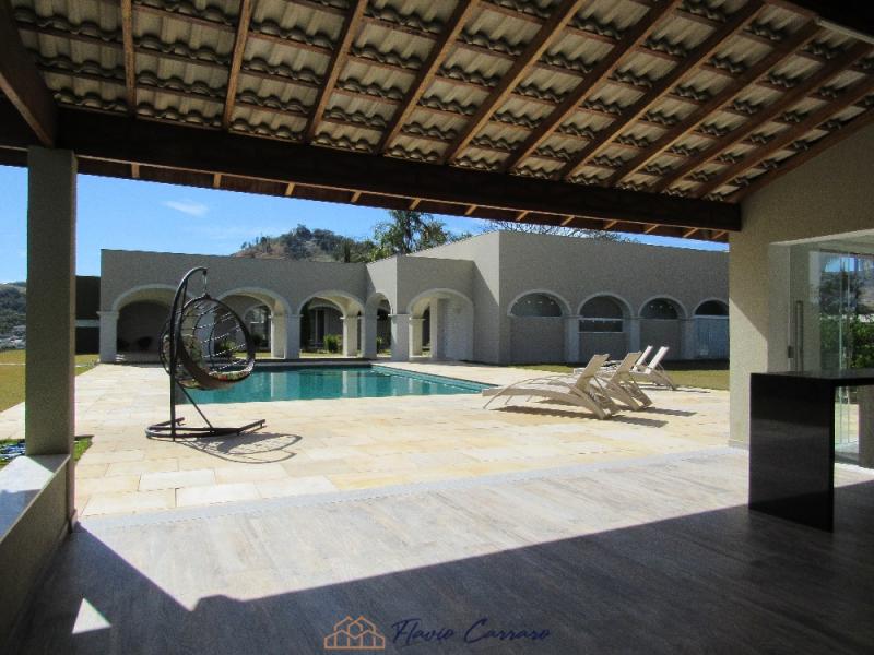 CASA NOVA NO CENTRO - ALTO PADRÃO