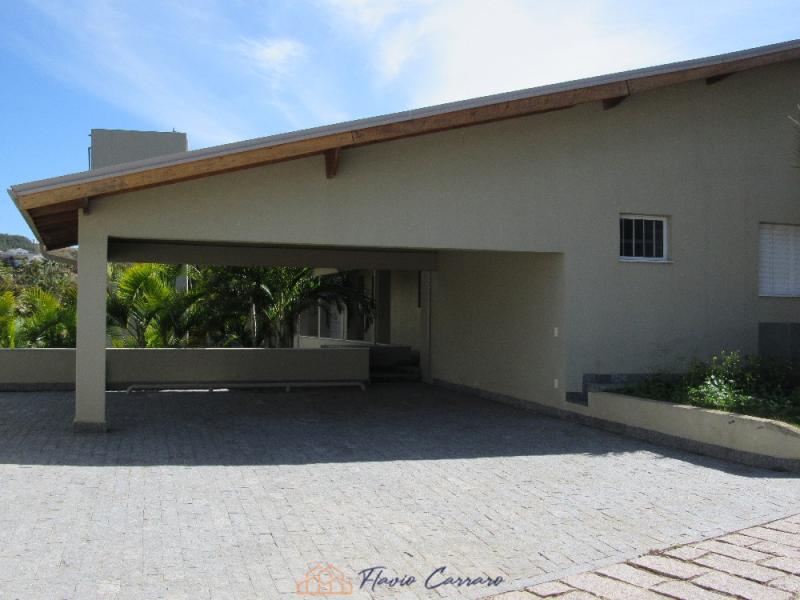 CASA NOVA NO CENTRO - ALTO PADRÃO