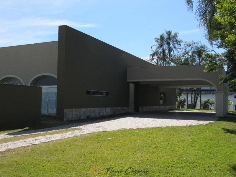 CASA NOVA NO CENTRO - ALTO PADRÃO